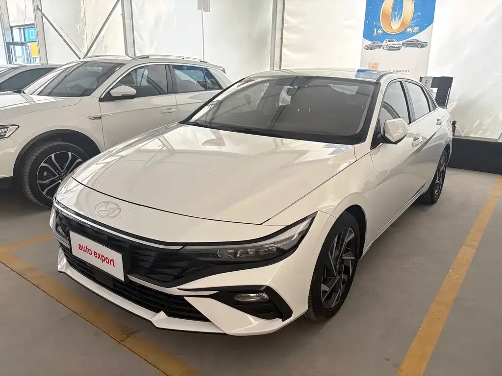 Hyundai Elantra — фото 1