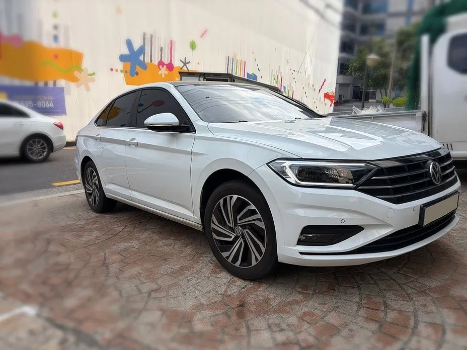 Volkswagen Jetta — фото 3
