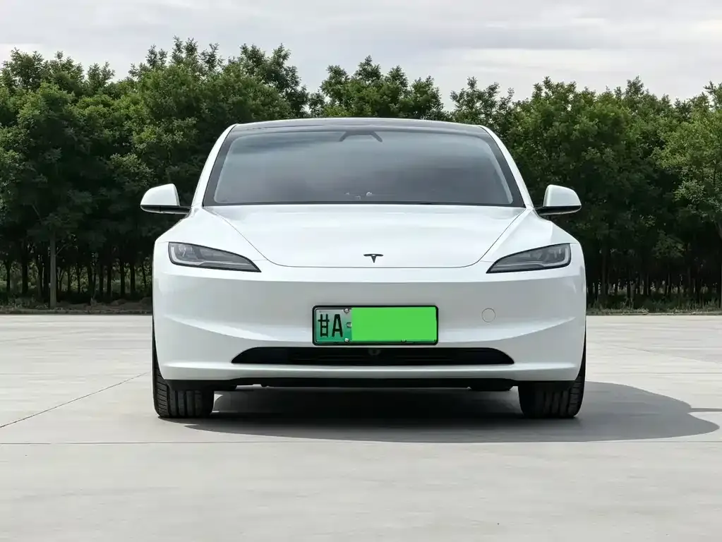 Tesla Model 3 — фото 7