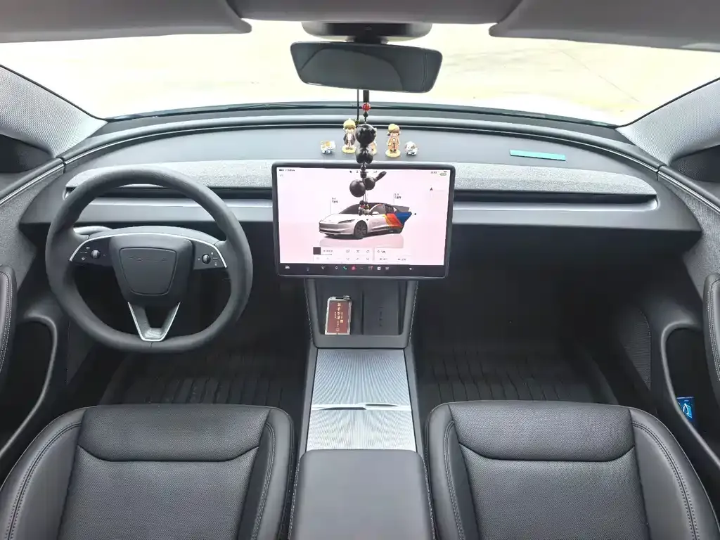 Tesla Model 3 — фото 5