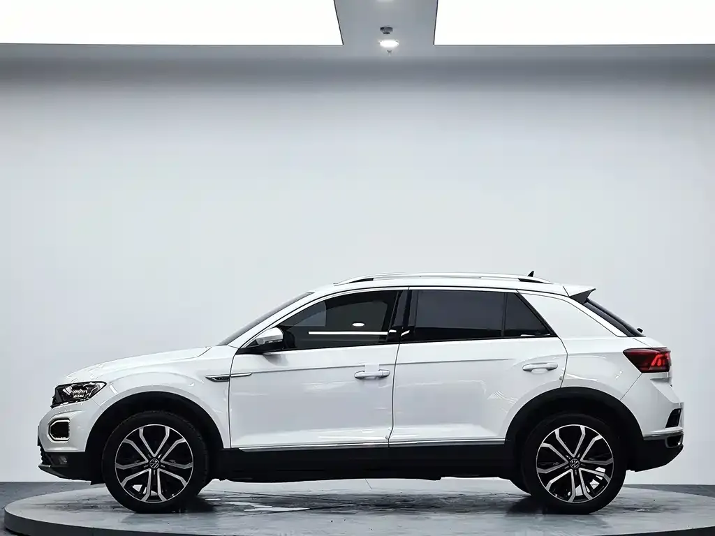Volkswagen T-Roc — фото 6