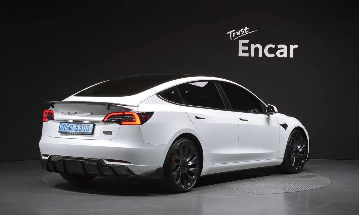 Tesla Model 3 — фото 2