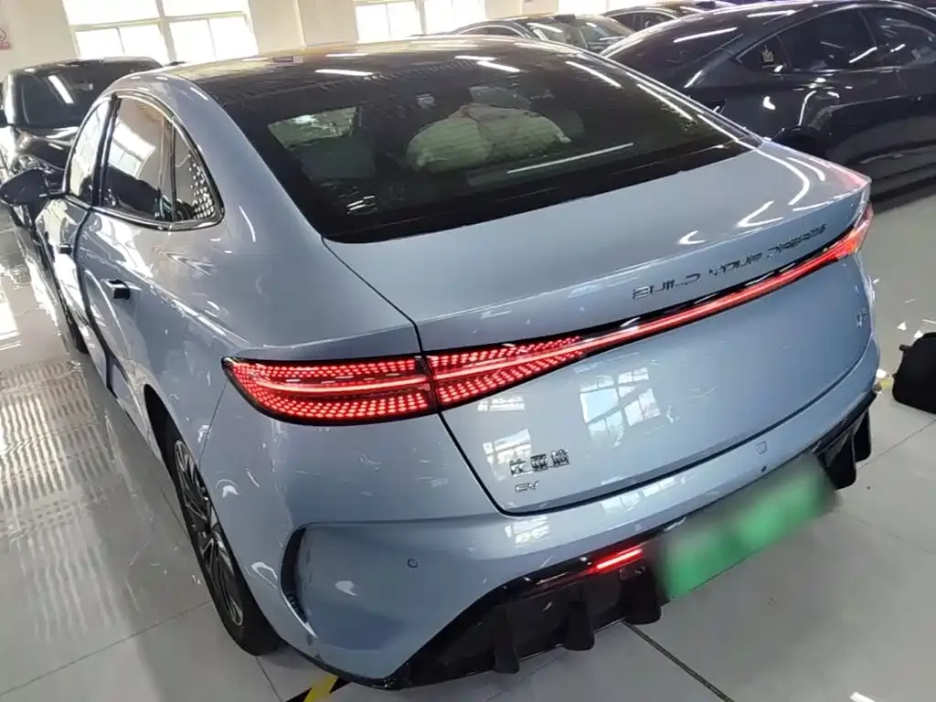 BYD Seal — фото 10