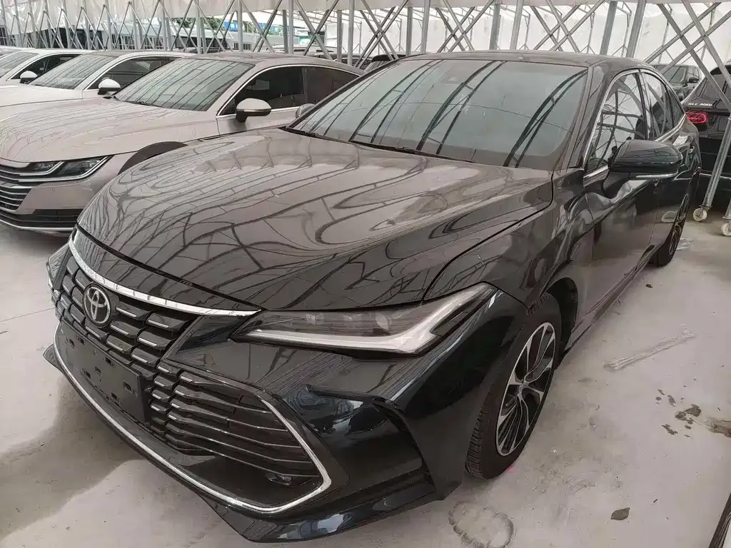 Toyota Avalon — фото 1