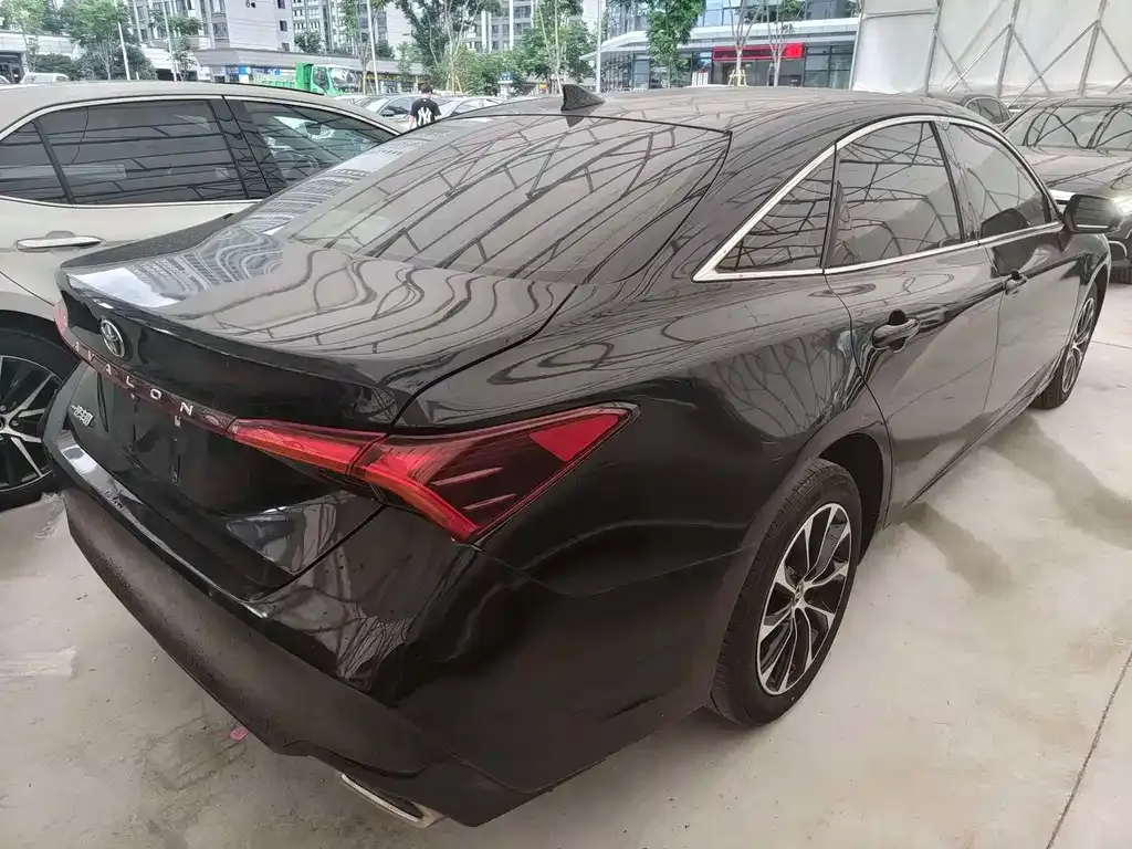 Toyota Avalon — фото 10