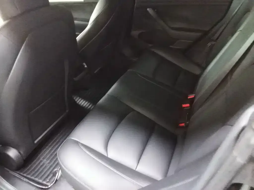 Tesla Model 3 — фото 2