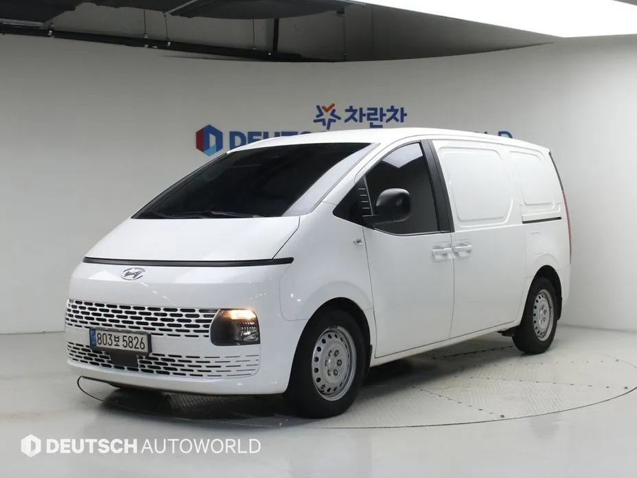 Hyundai Staria — фото 1