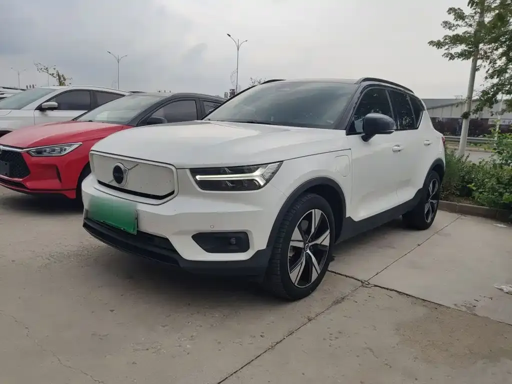 Volvo XC40 NEV — фото 10
