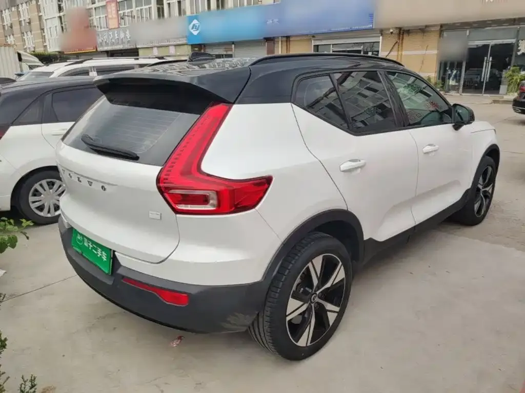 Volvo XC40 NEV — фото 5