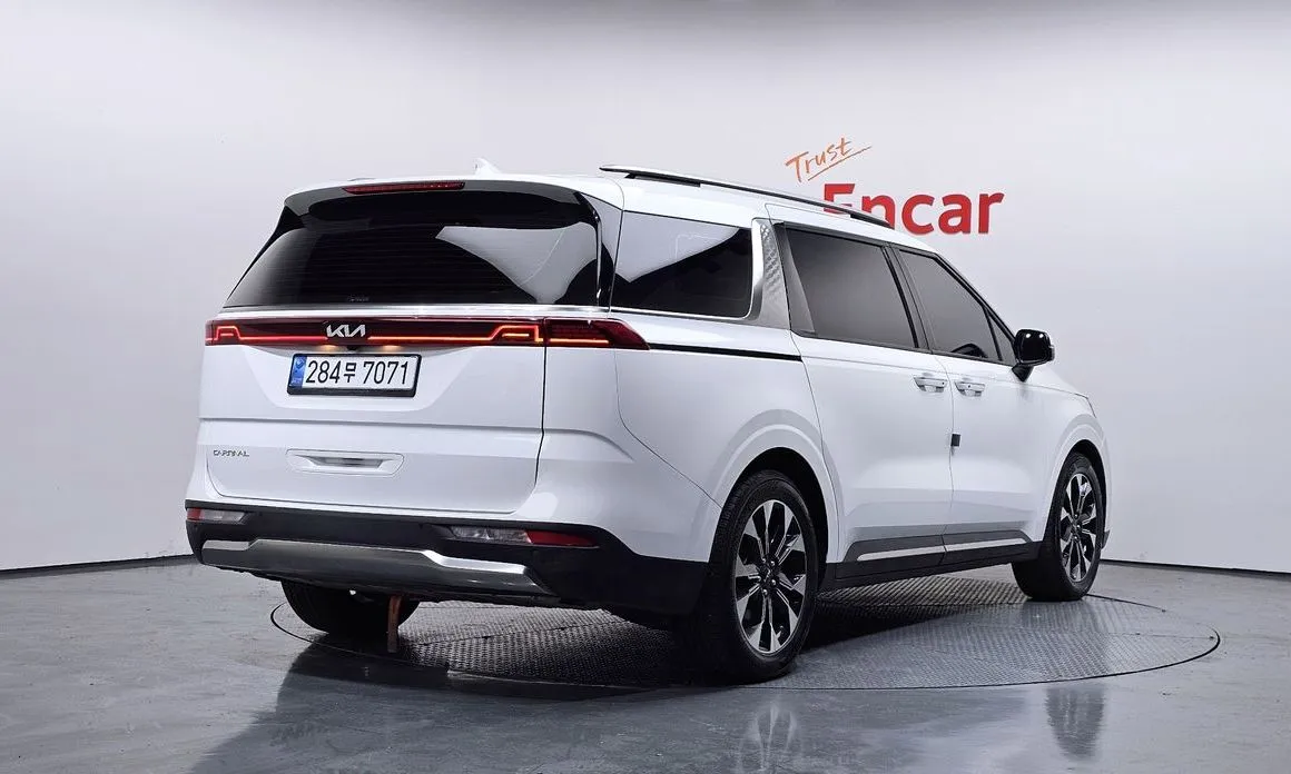 Kia Carnival — фото 2