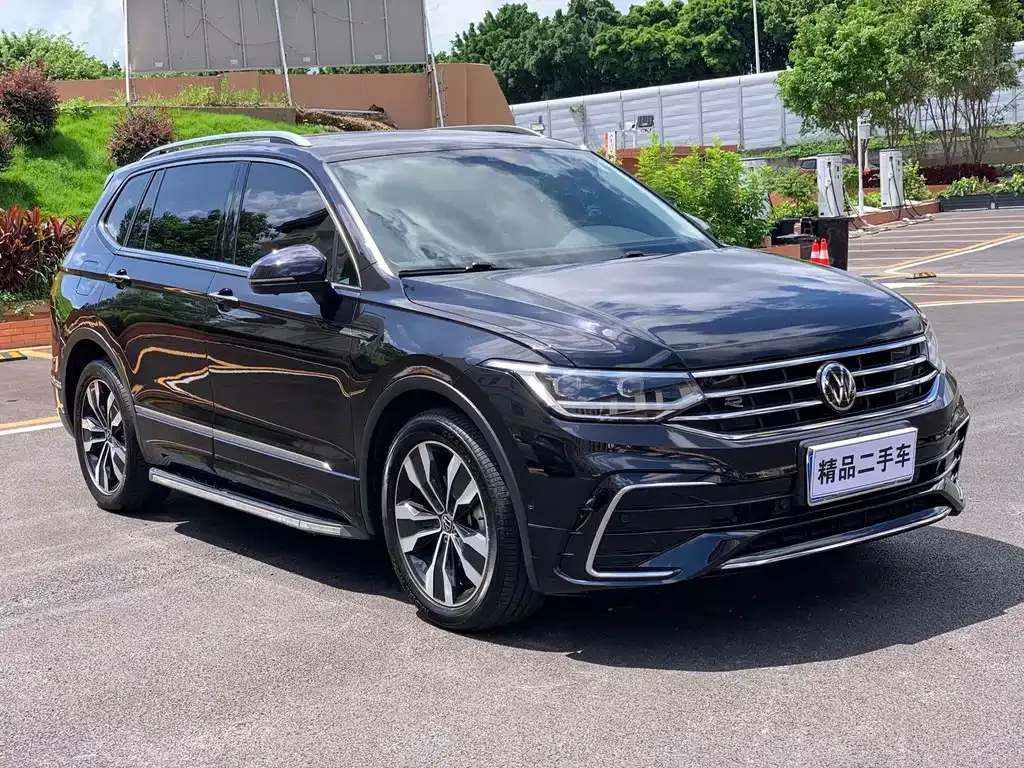 Volkswagen Tiguan L — фото 9