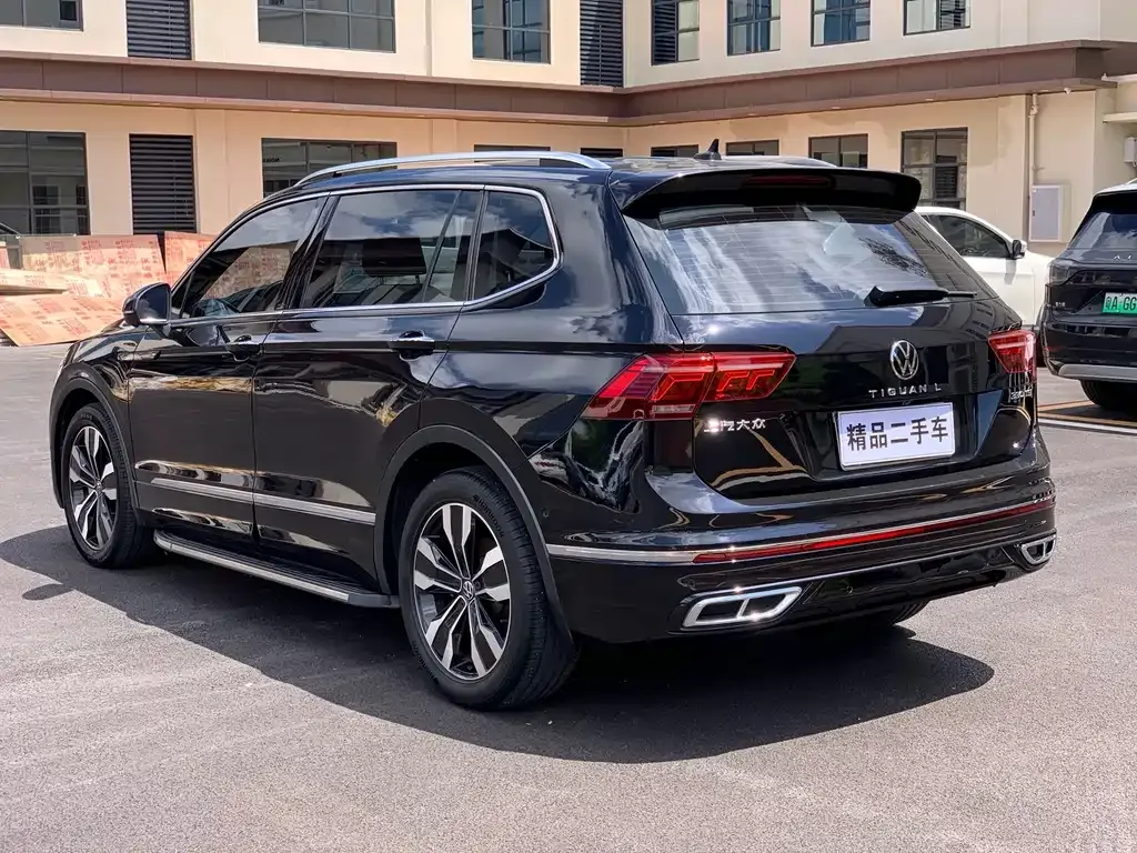Volkswagen Tiguan L — фото 6