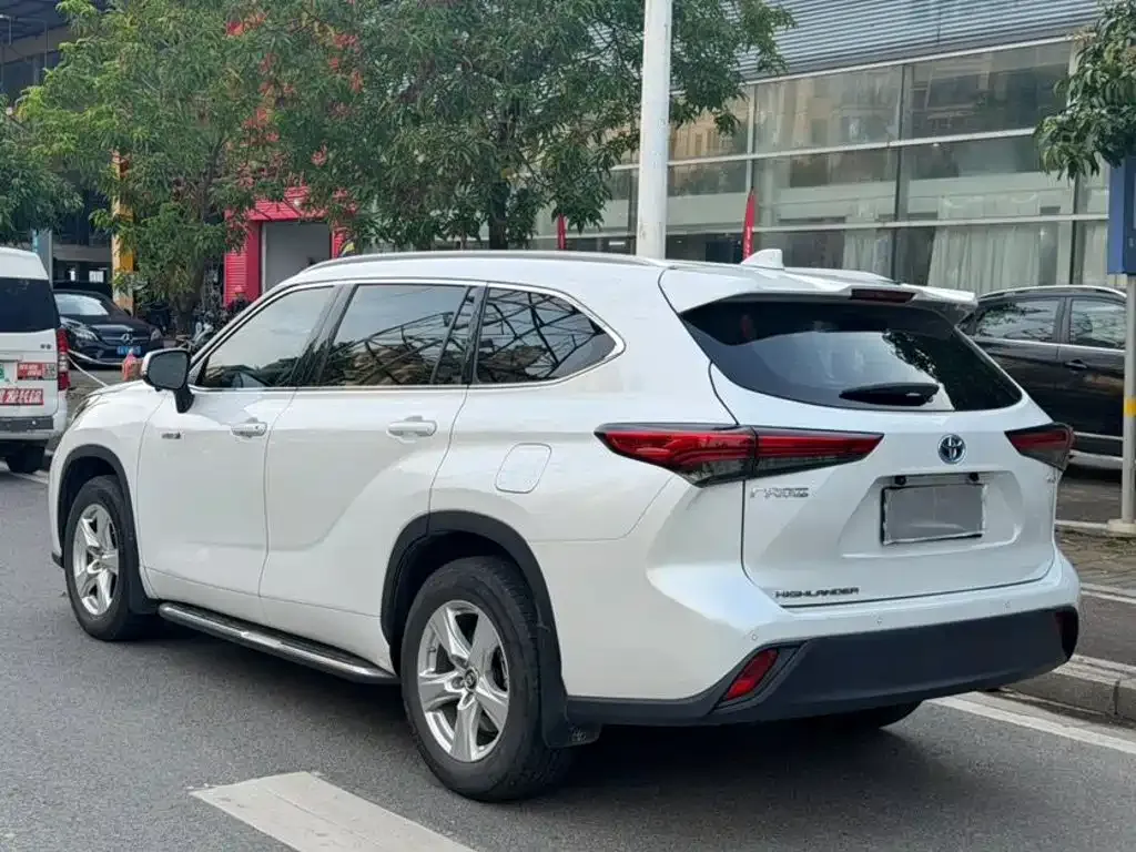 Toyota Highlander — фото 2