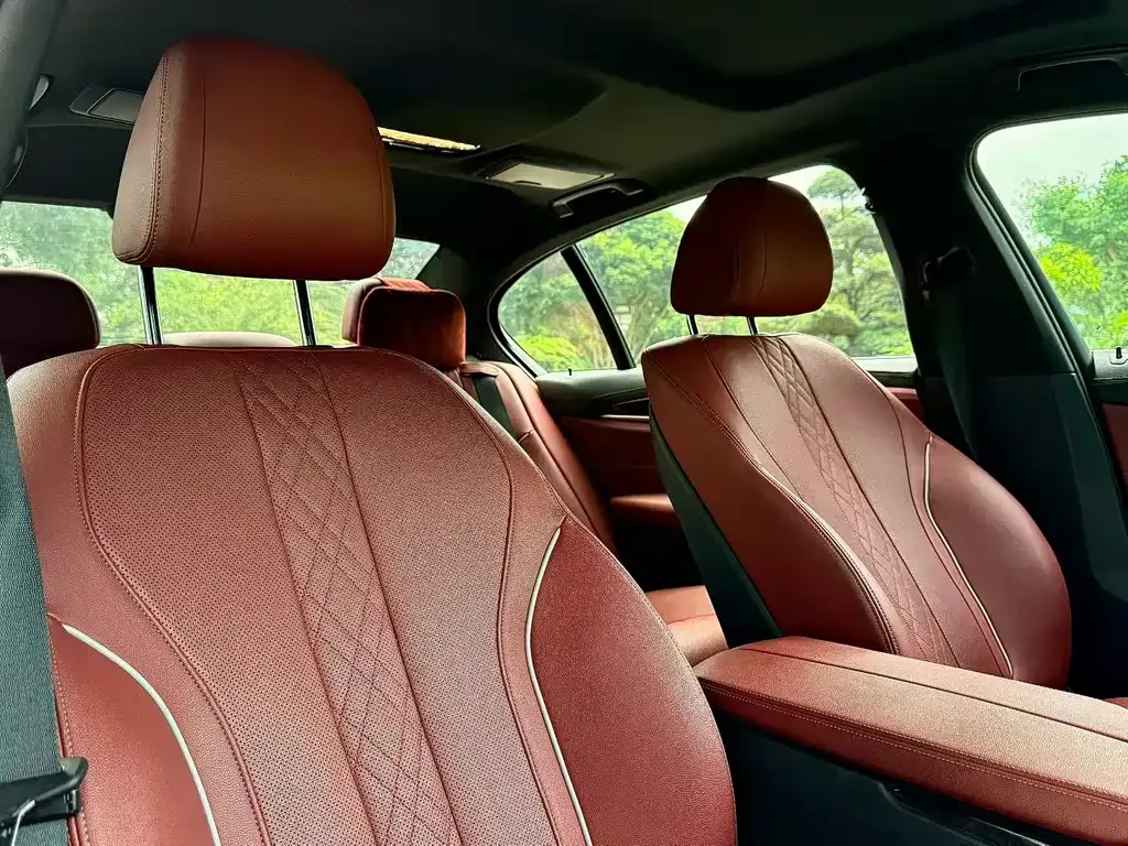 BMW 5 Series — фото 8