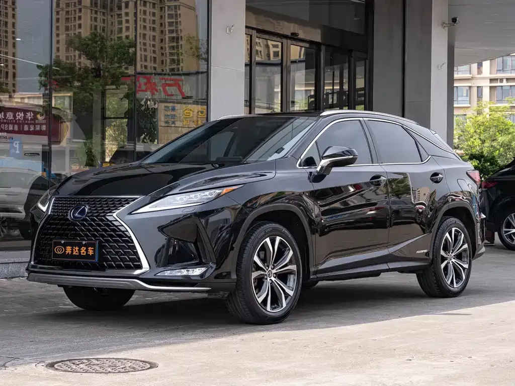 Lexus RX — фото 1