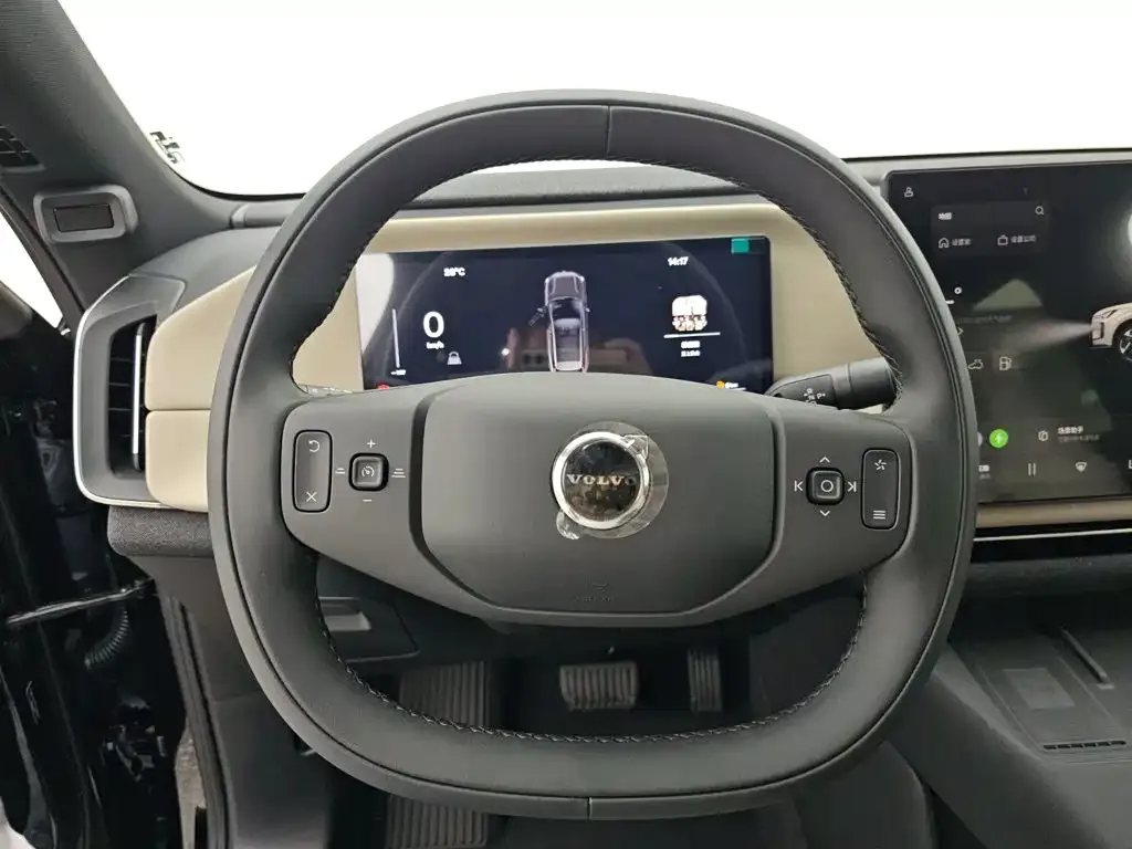 Volvo XC70 Plug-in Hybrid — фото 2