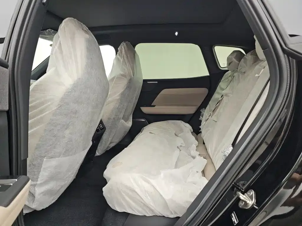 Volvo XC70 Plug-in Hybrid — фото 6