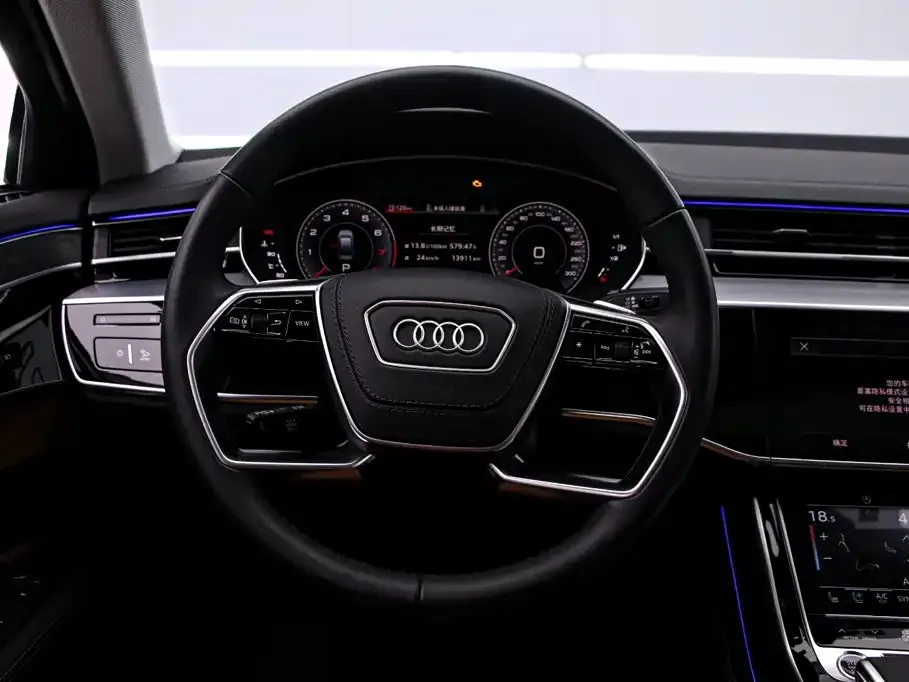 Audi A8 — фото 4