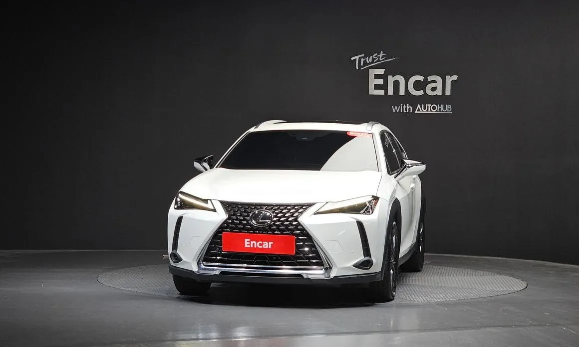 Lexus UX — фото 2