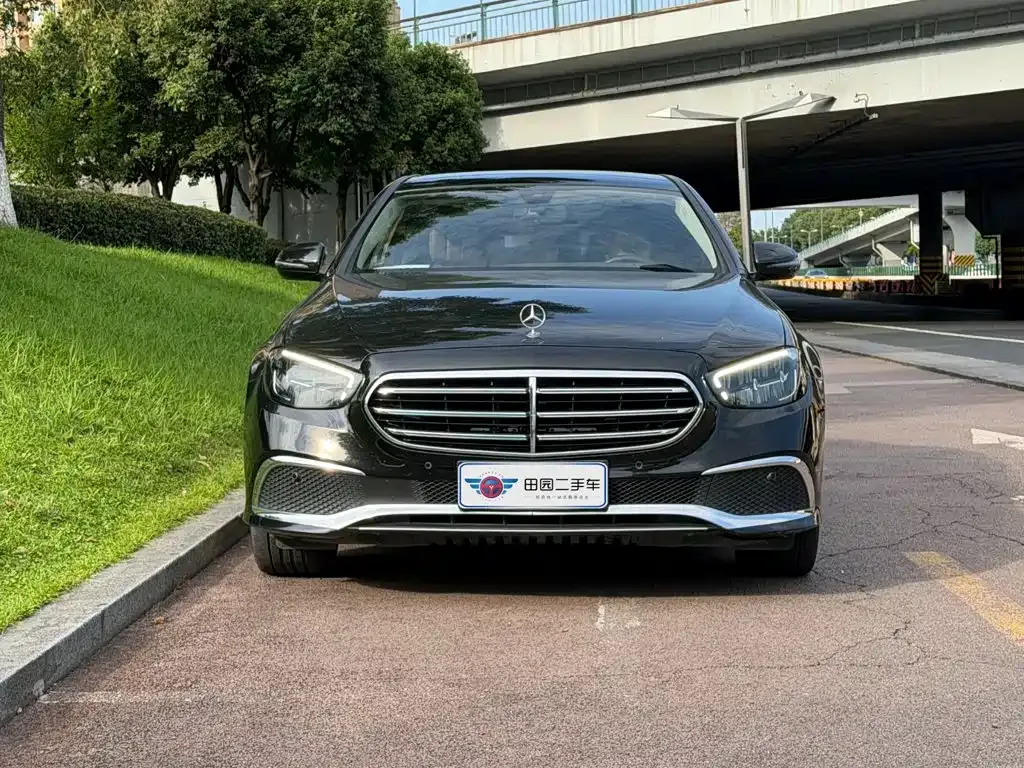 Mercedes-Benz E-Class — фото 10