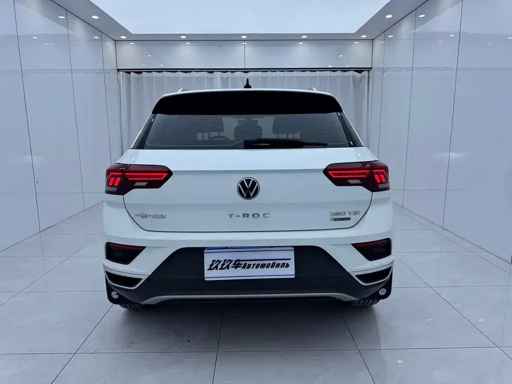 Volkswagen T-Roc — фото 10
