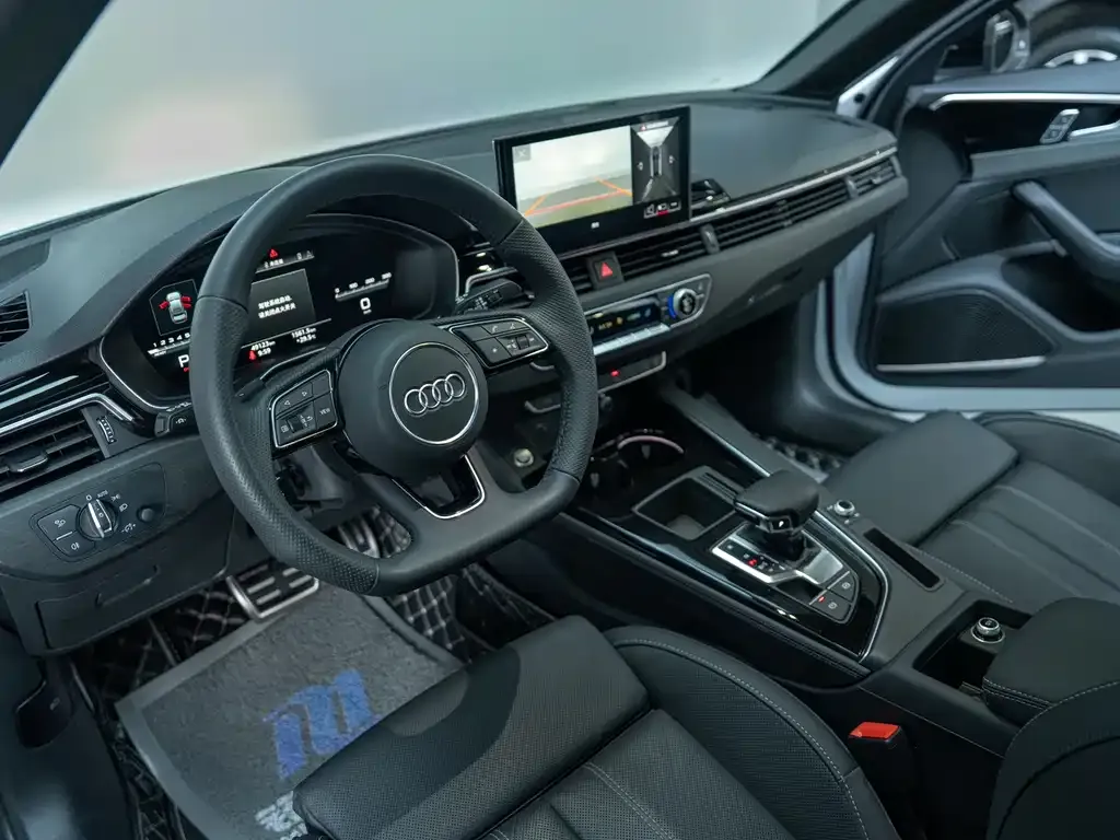 Audi A4L — фото 10