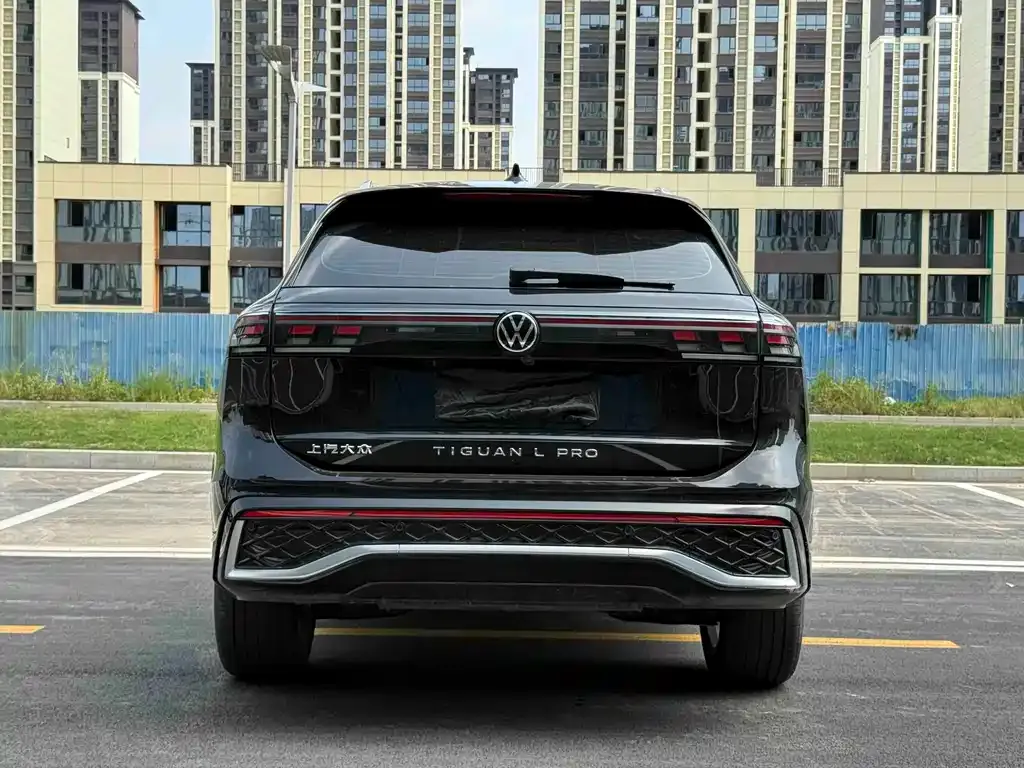 Volkswagen Tiguan L — фото 3