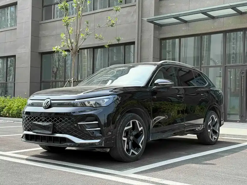 Volkswagen Tiguan L — фото 9