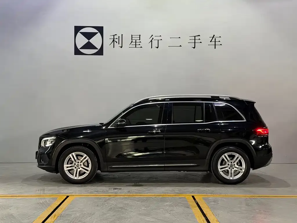 Mercedes-Benz GLB — фото 10