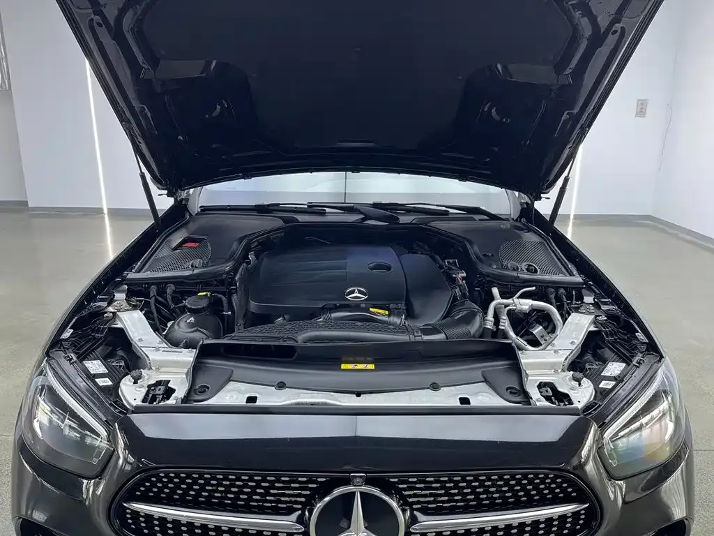 Mercedes-Benz E-Class — фото 10