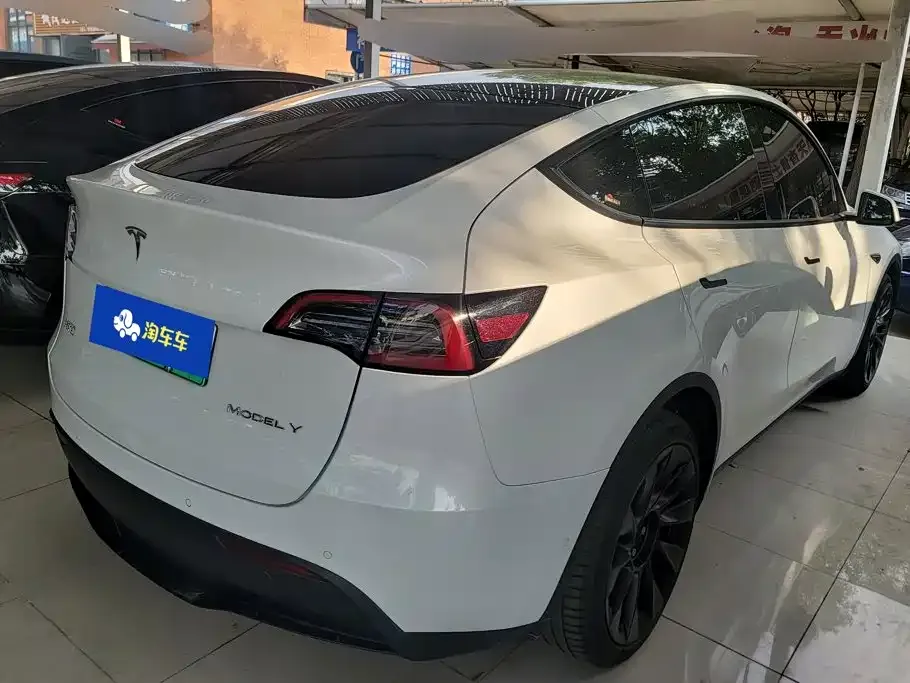 Tesla Model Y — фото 6