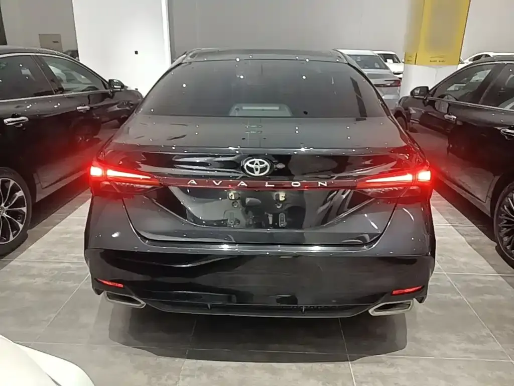 Toyota Avalon — фото 10