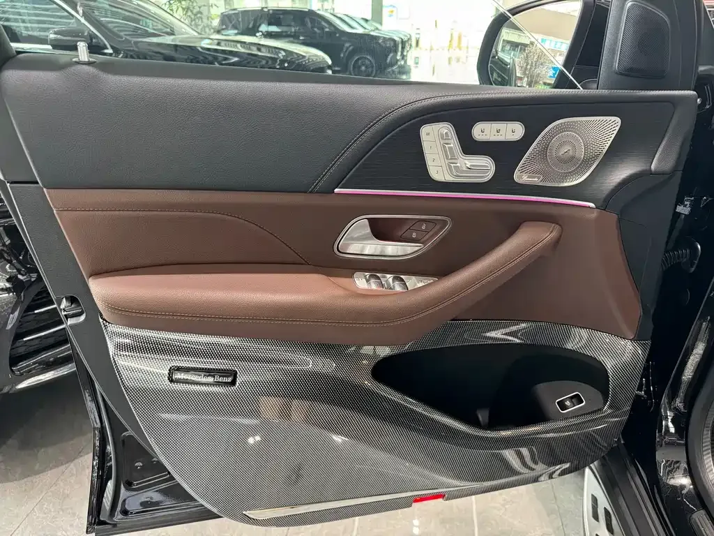 Mercedes-Benz GLS — фото 4