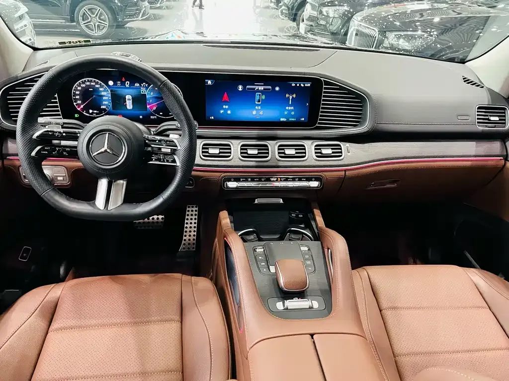 Mercedes-Benz GLS — фото 6