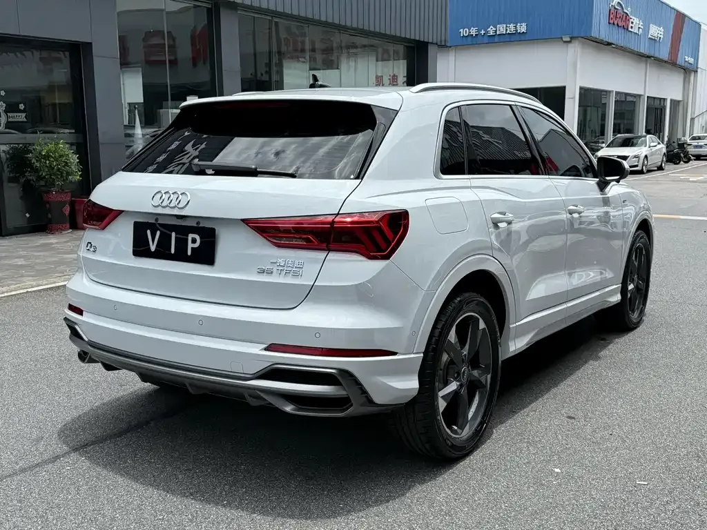 Audi Q3 — фото 5