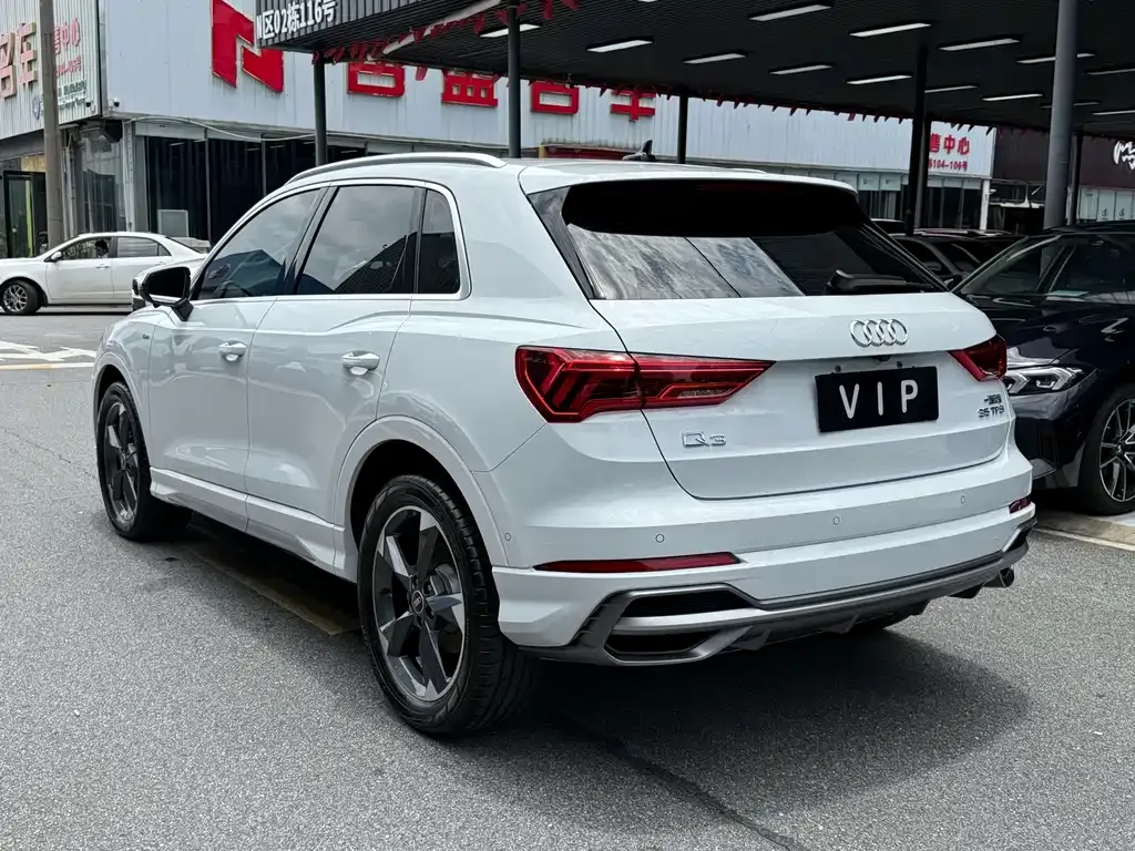 Audi Q3 — фото 10