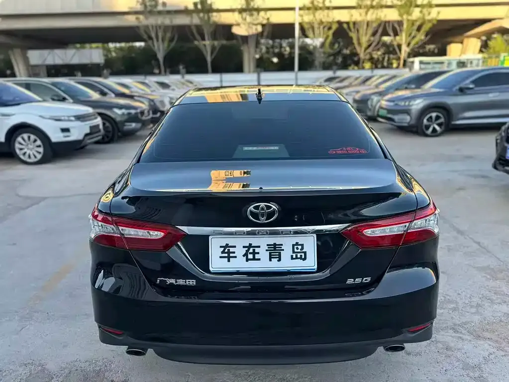 Toyota Camry — фото 5