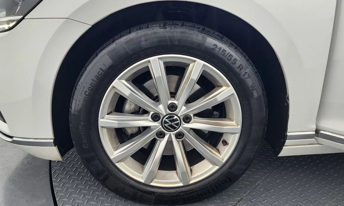 Volkswagen Passat — фото 5