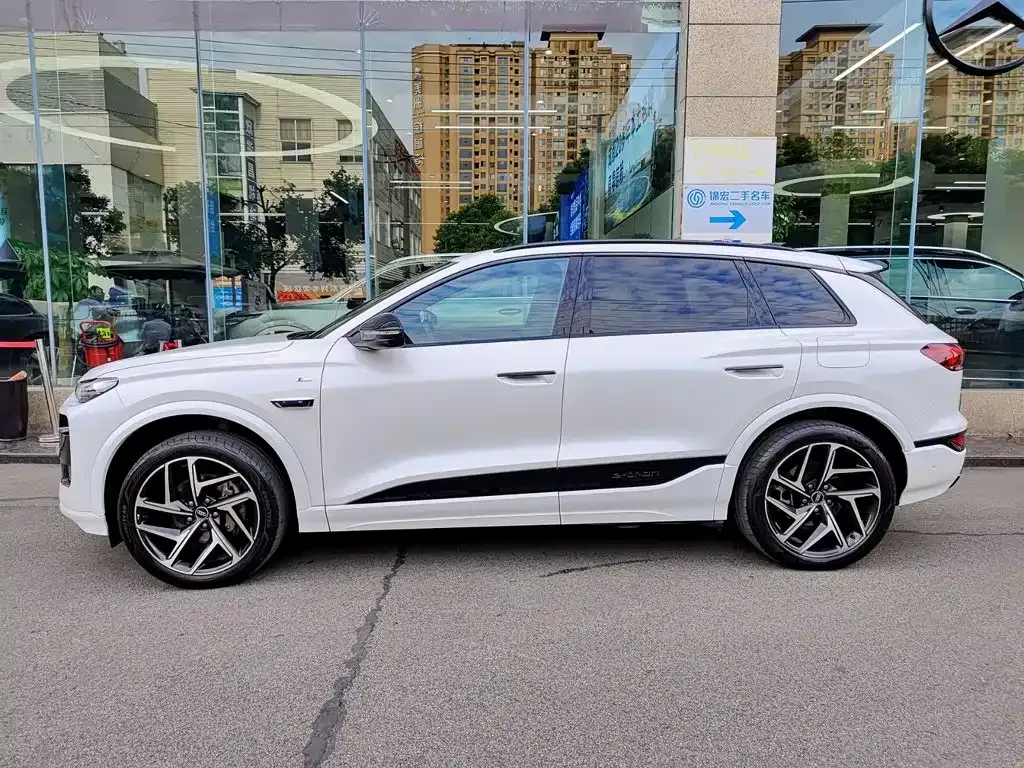 Audi Q6L e-tron — фото 10