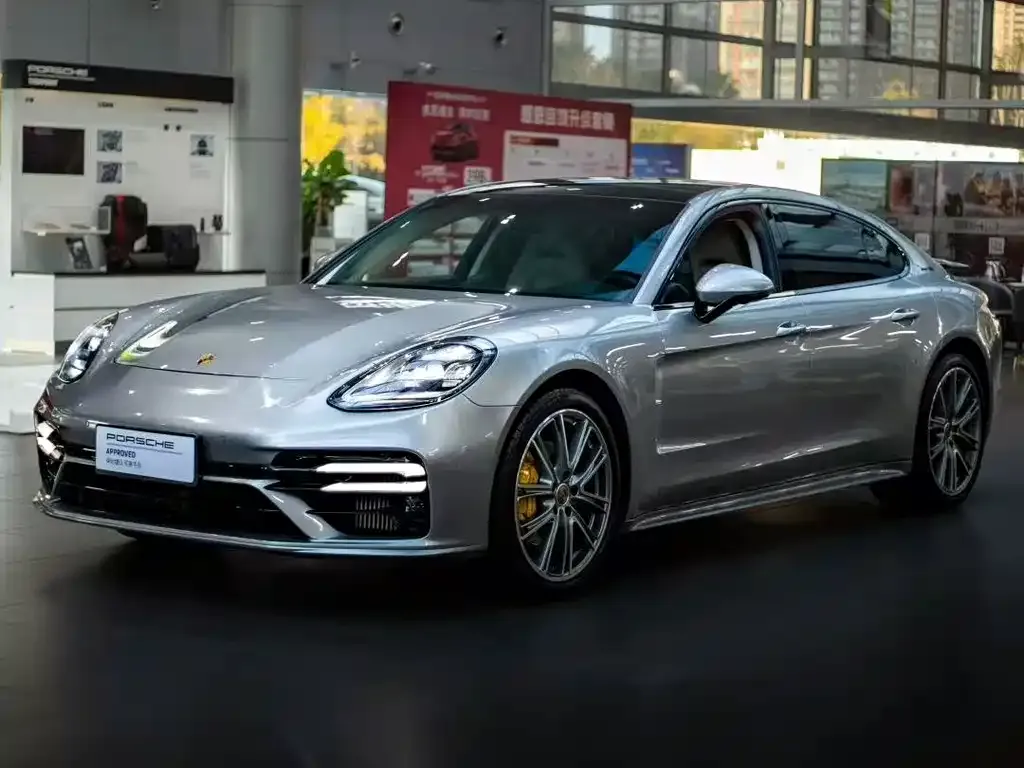 Porsche Panamera — фото 1