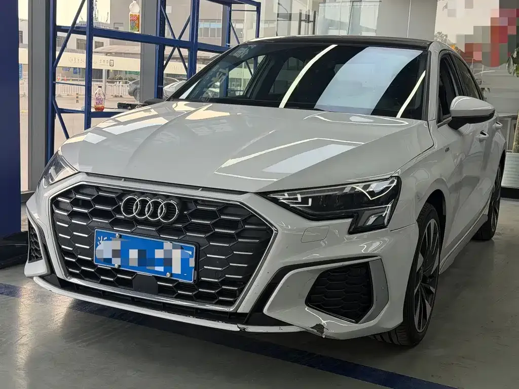 Audi A3 — фото 1