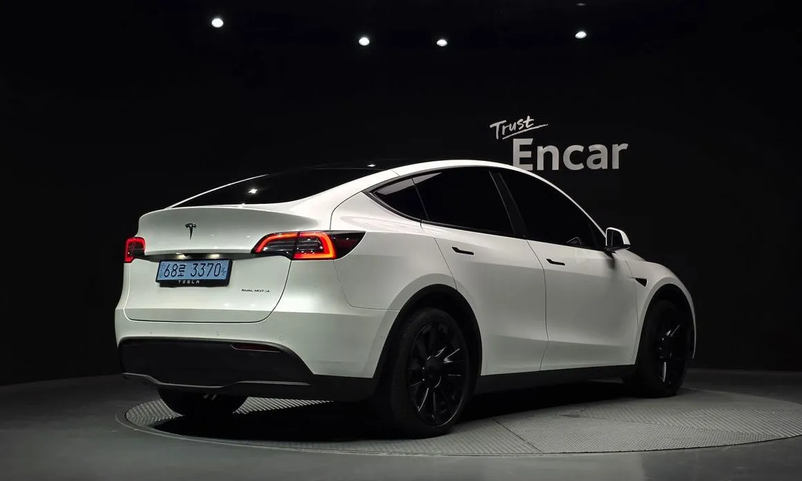 Tesla Model Y — фото 6
