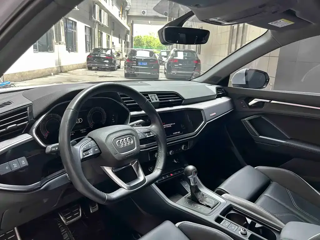 Audi Q3 — фото 6