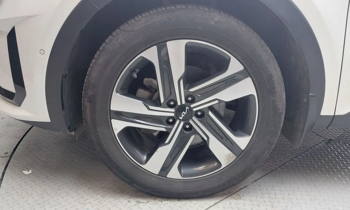Kia Sorento — фото 7