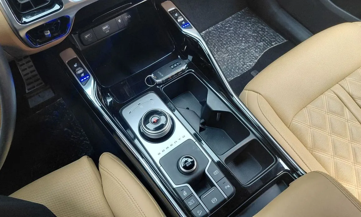 Kia Sorento — фото 6