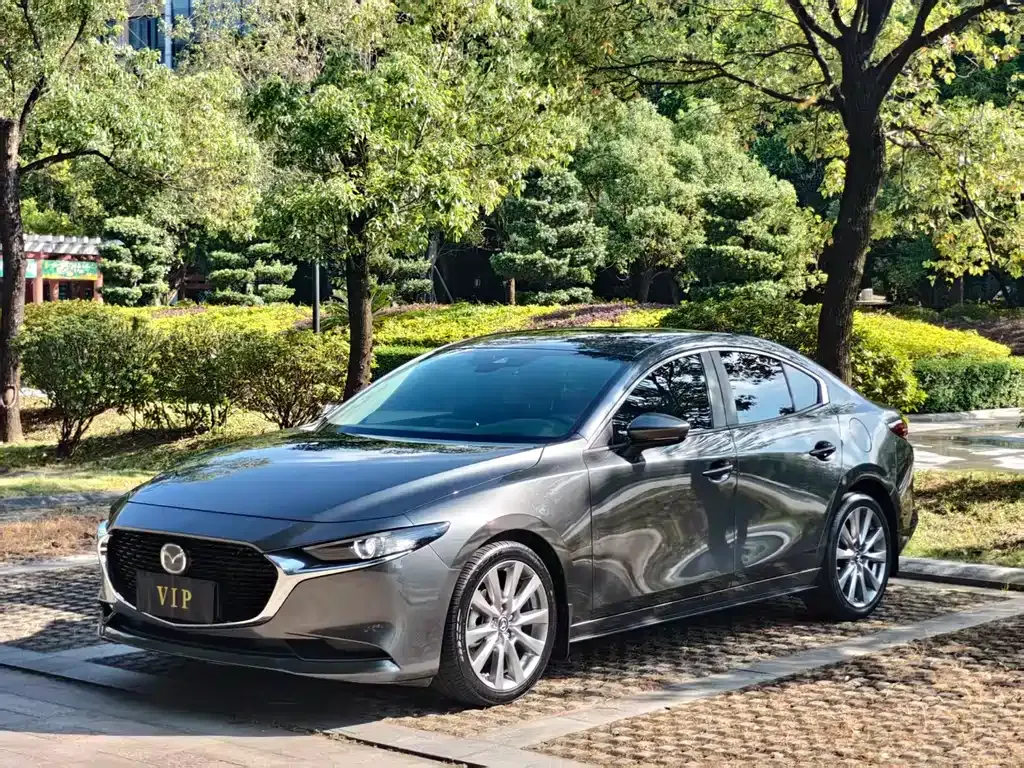 Mazda 3 Axela — фото 1