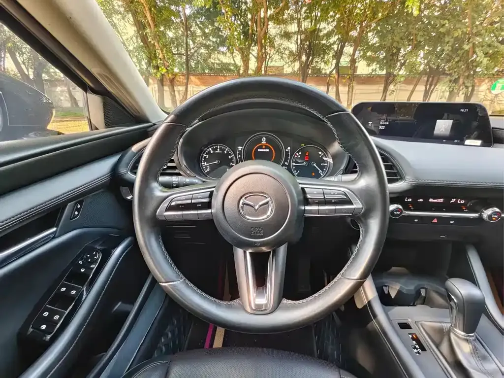 Mazda 3 Axela — фото 2