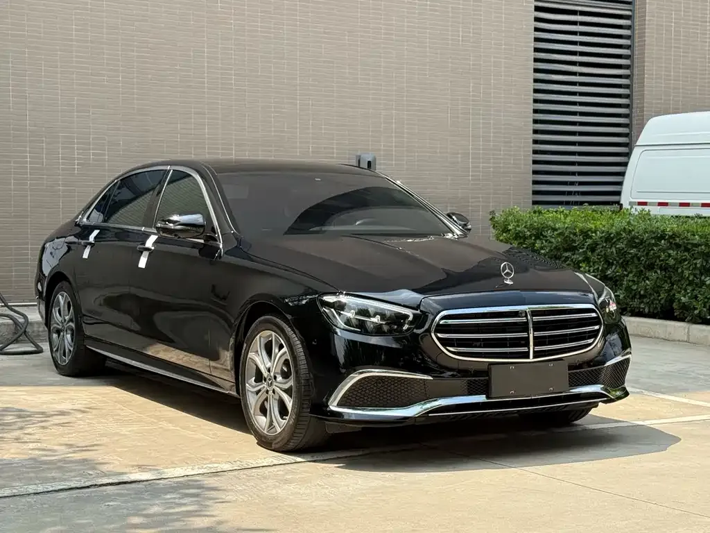 Mercedes-Benz E-Class — фото 4