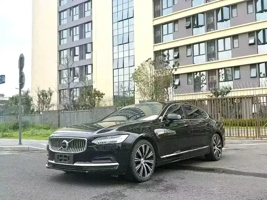 Volvo S90 — фото 1