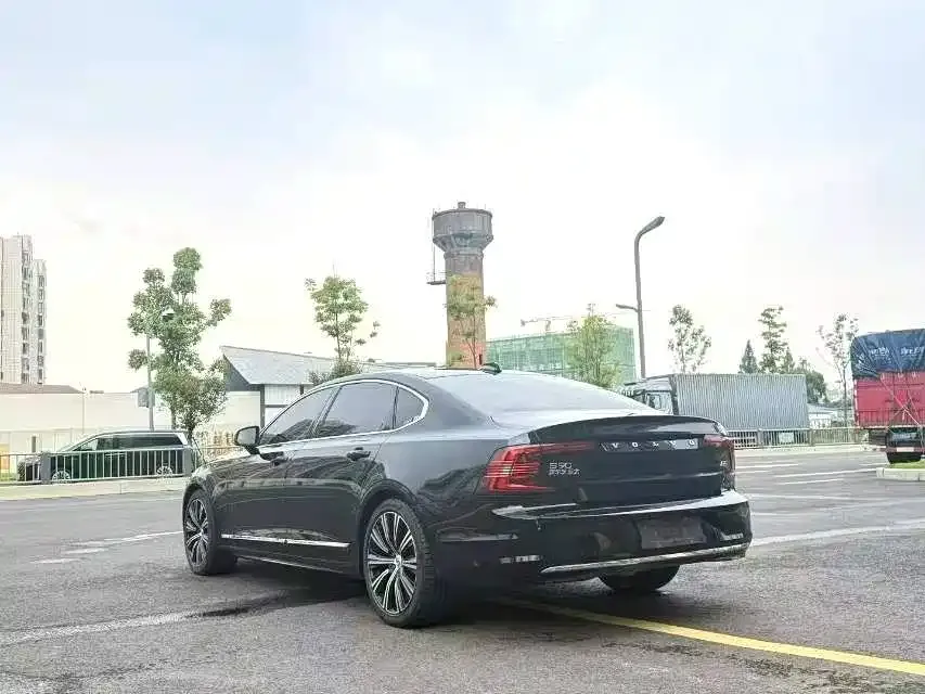 Volvo S90 — фото 9